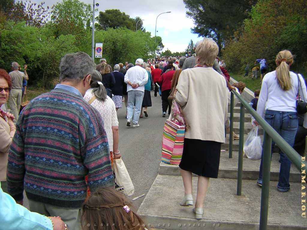 NIMES JEUDI 05 MAI 2005 ELISABETH ASENCIO 006.JPG